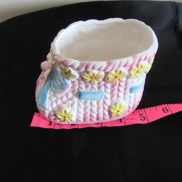 Vintage Baby Ceramic Ornament flower arrangement container - Picture 10 of 12